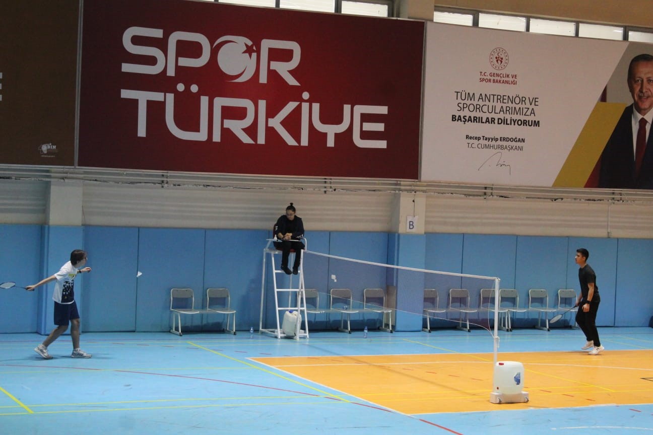 Badminton şampiyonları belli oldu