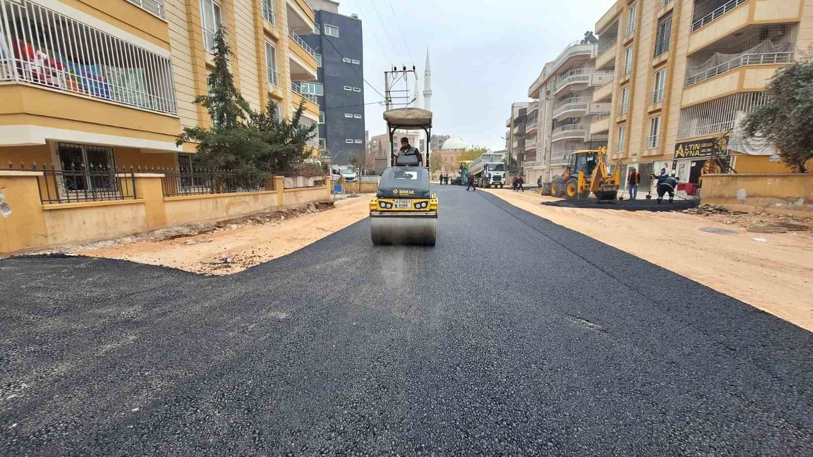 Şanlıurfa’da asfalt çalışmaları sürüyor
