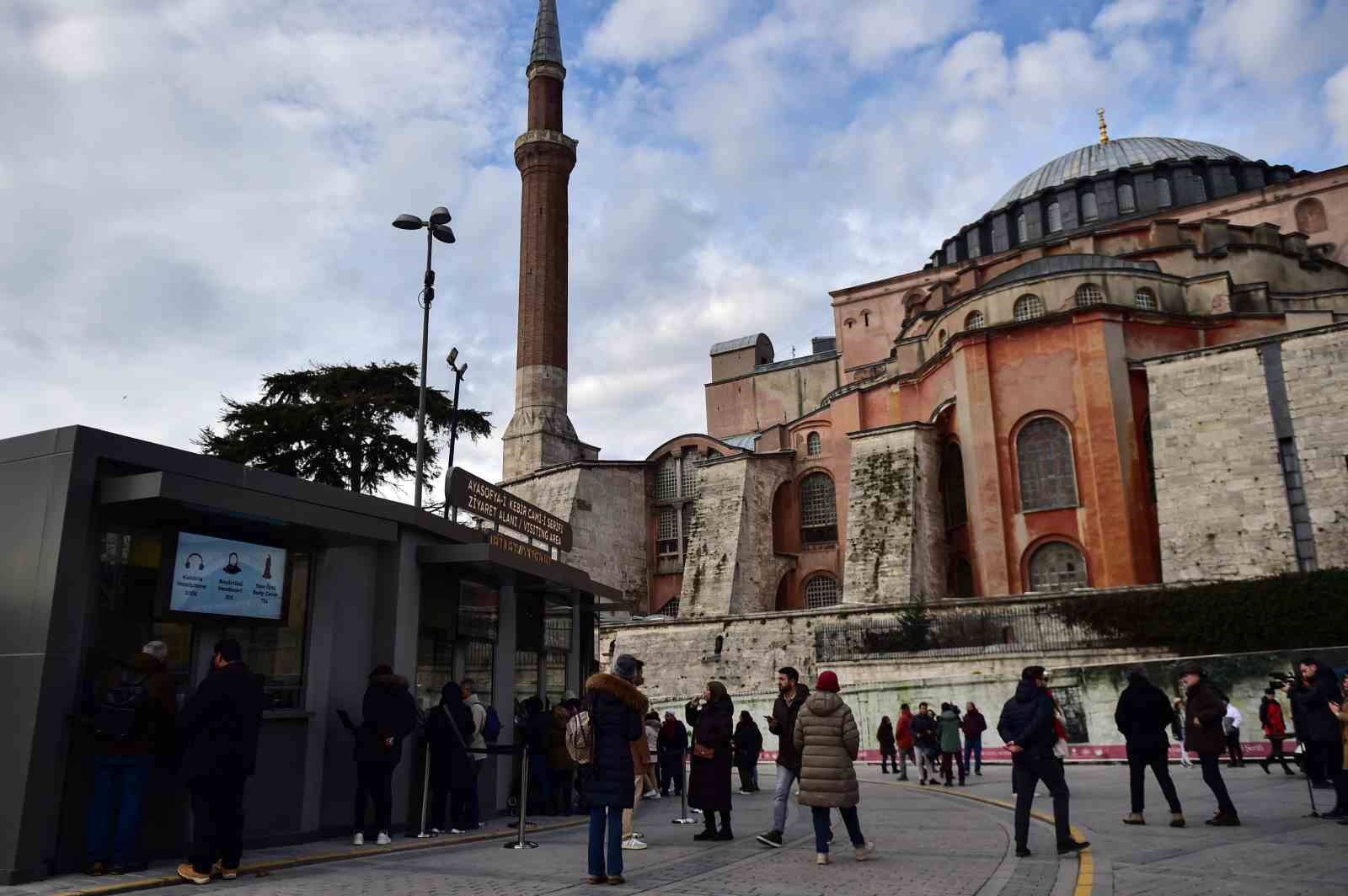 Ayasofya-i Kebir Camii Şerifi’ne turistik amaçlı ziyaretler başladı
