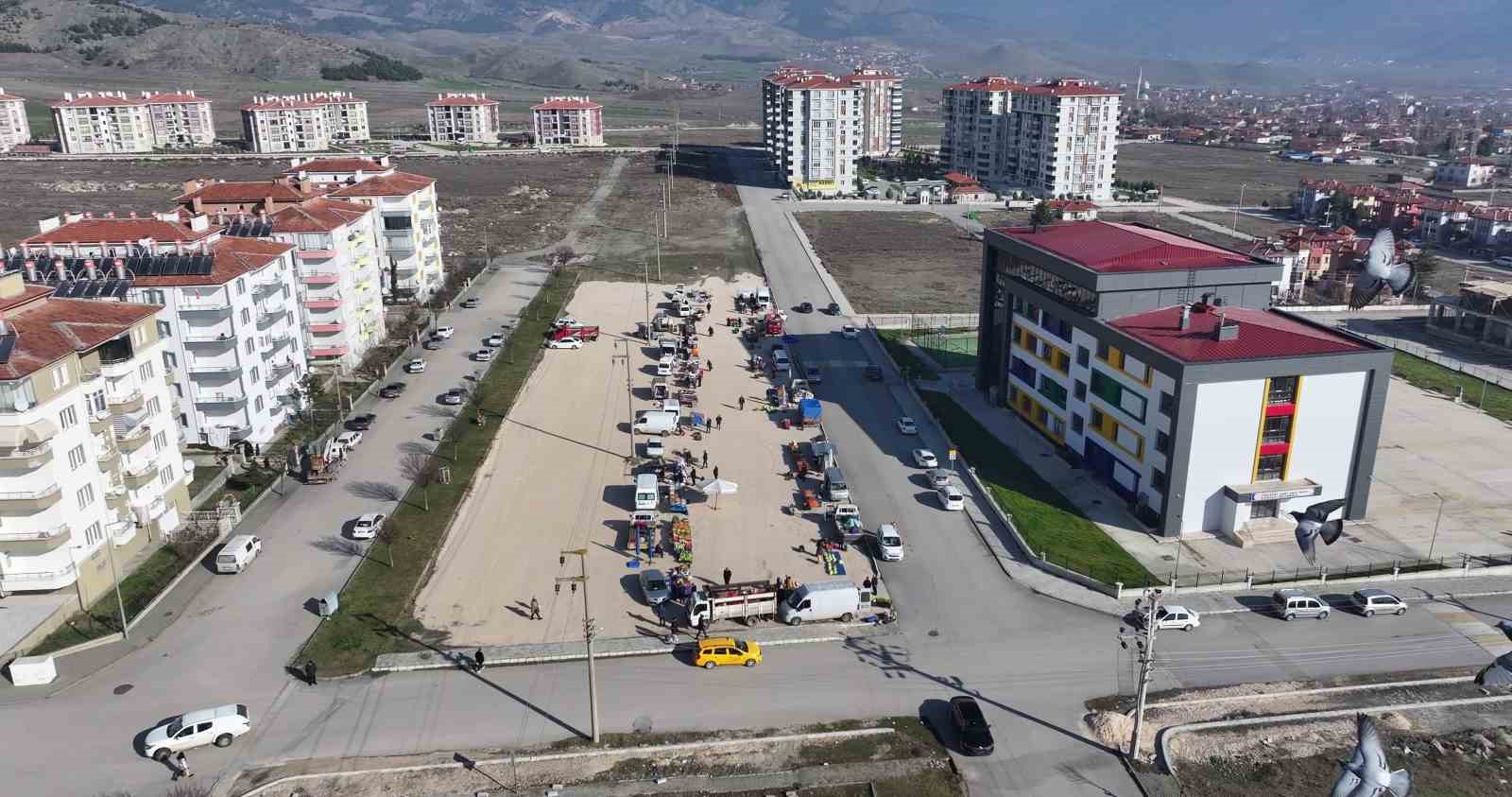 Turhal’ın 4’üncü pazar yeri hizmete başladı