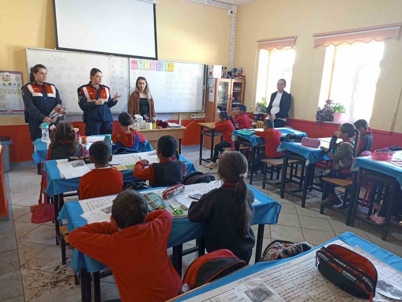 Uzunköprü’de çocuklara vatan sevgisi aşılandı