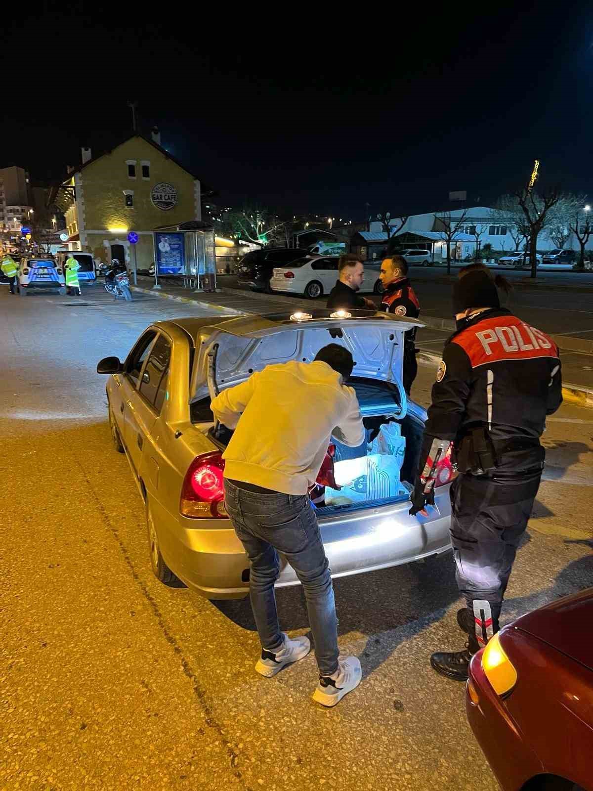 Balıkesir&rsquo;de asayiş ve trafik uygulaması: 10 şahsa g&ouml;zaltı
