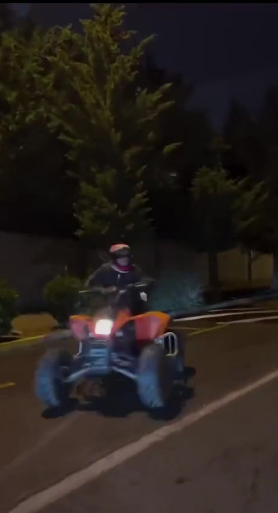 Ataşehir&rsquo;de off road motosikletiyle drifte 22 bin 165 TL ceza
