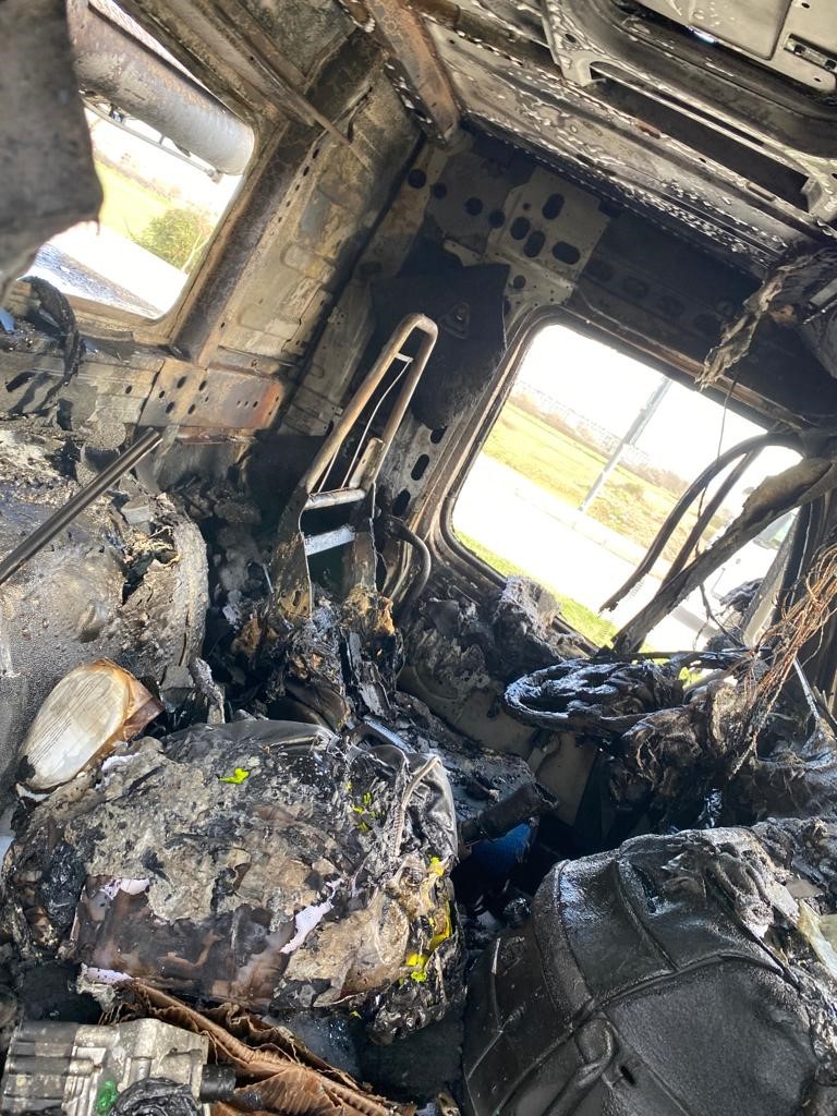 &Ccedil;anakkale&rsquo;de seyir halindeki beton pompası alev alev yandı
