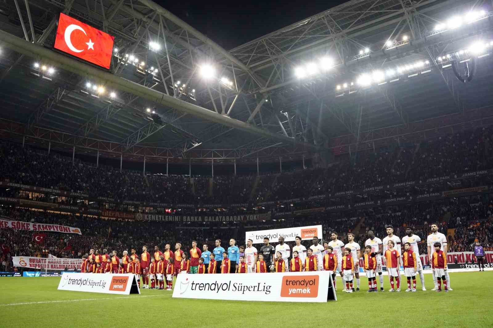 Trendyol Süper Lig: Galatasaray: 0 - Kayserispor: 0 (Maç devam ediyor)