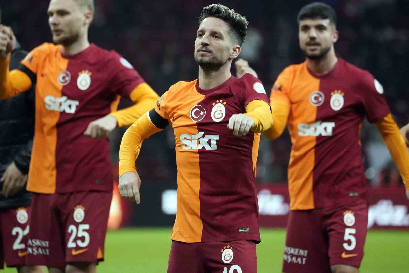 Maç sonu 3’lüsü Dries Mertens’ten 