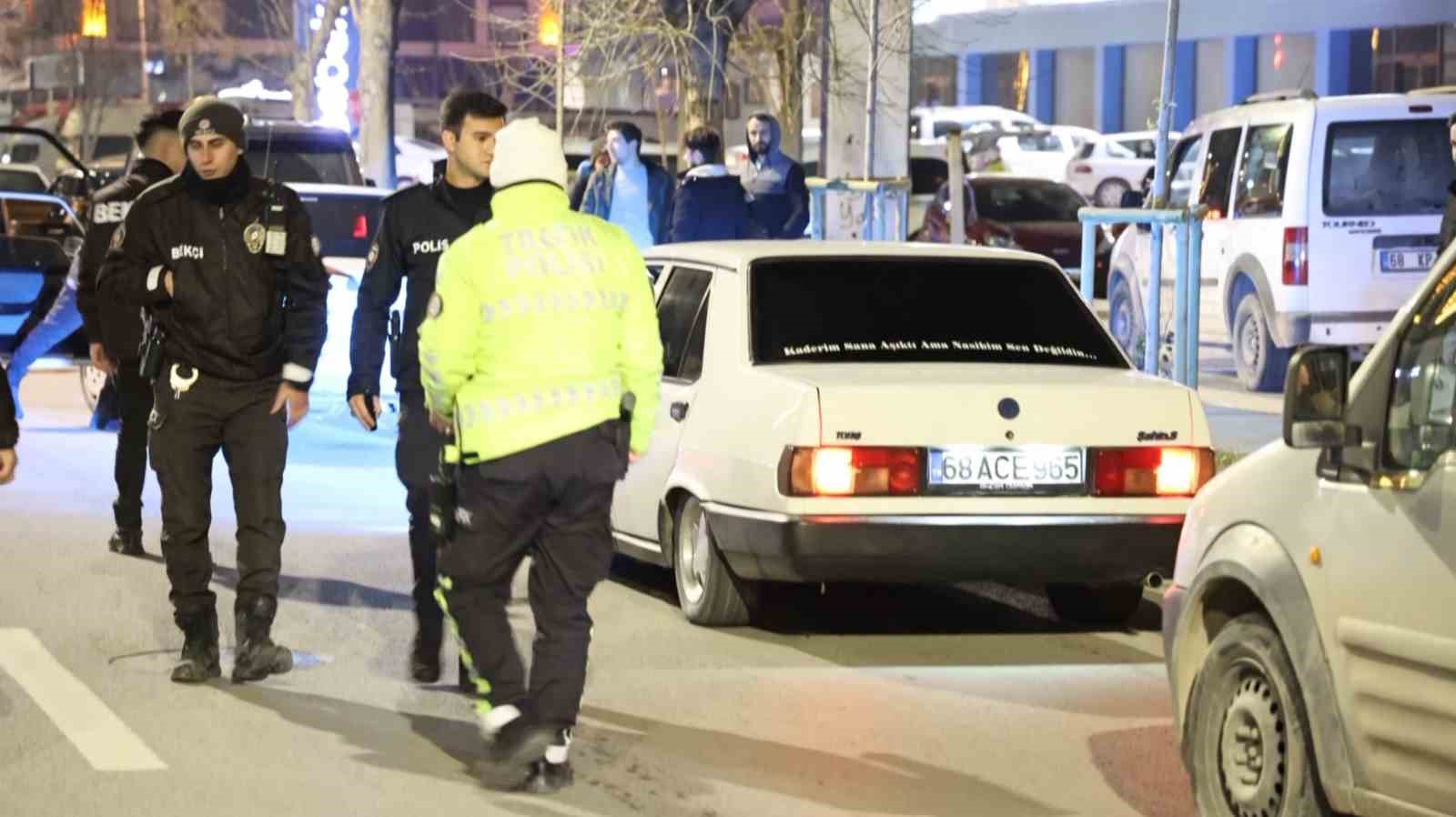 Aksaray&rsquo;da yakalanan 35 aranan şahıstan 10&rsquo;u tutuklandı
