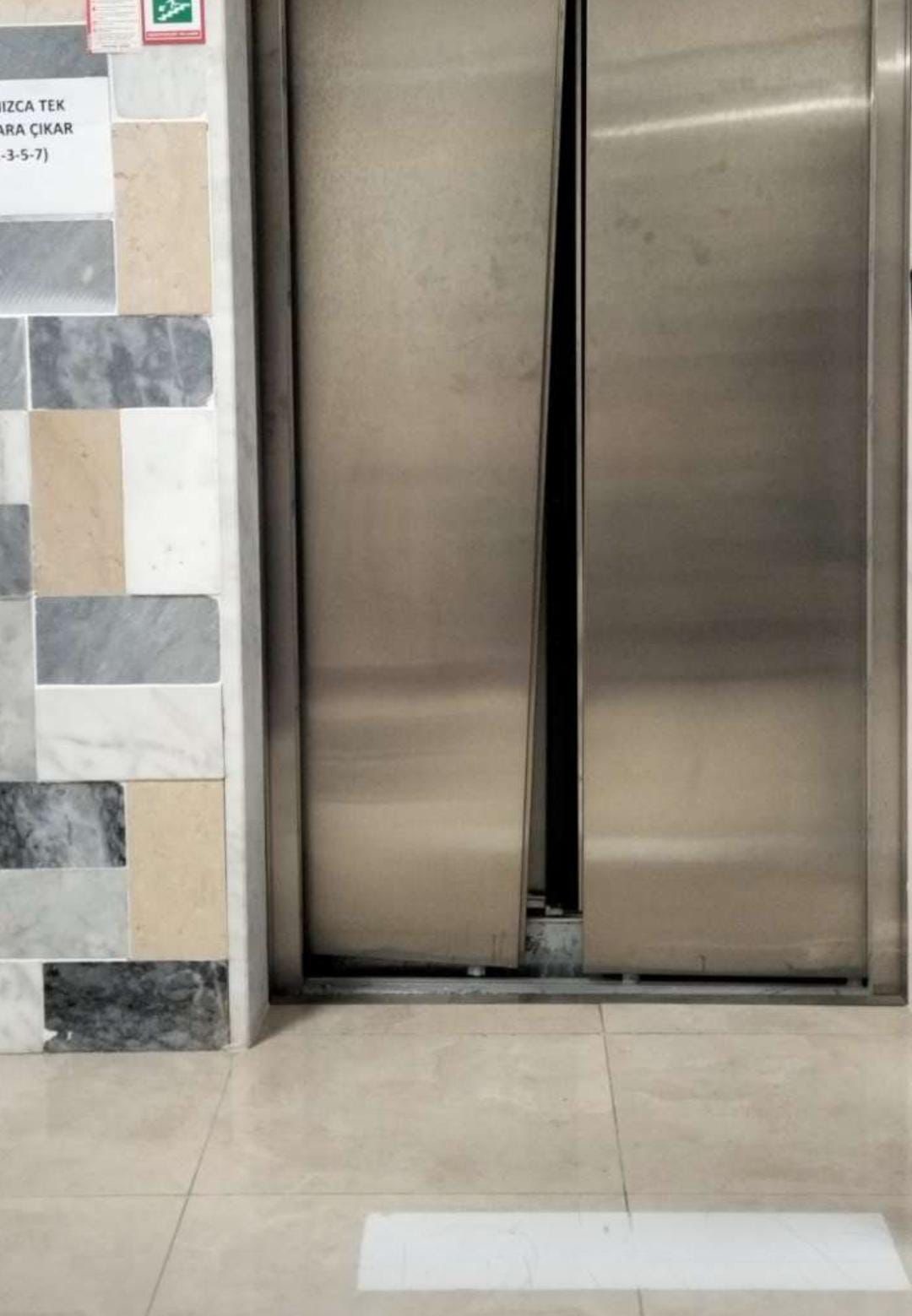 Giresun’da KYK yurdunda zemine çakılan boş asansör paniğe neden oldu