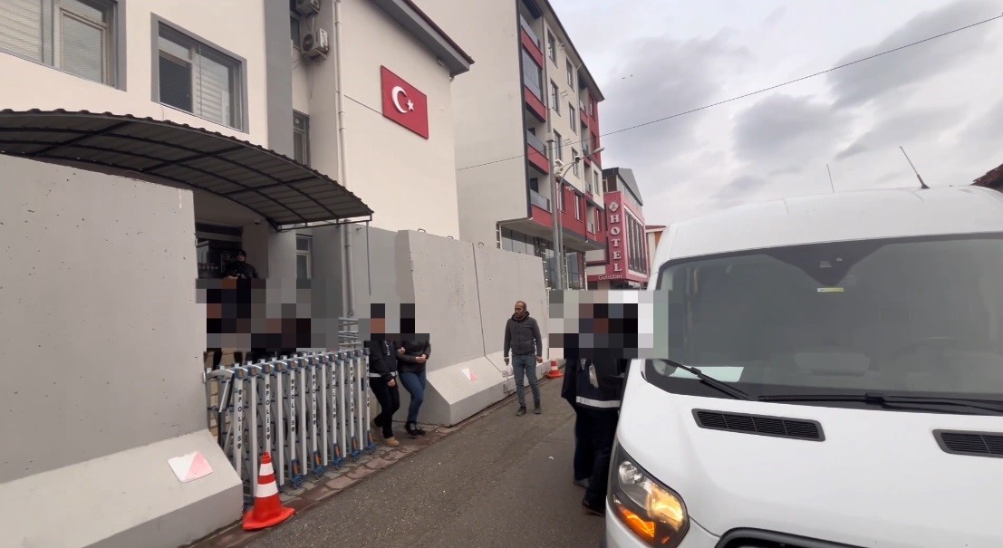 Erzincan’da fuhuş operasyonu; 5 kadın kurtarıldı, 3 zanlı tutuklandı