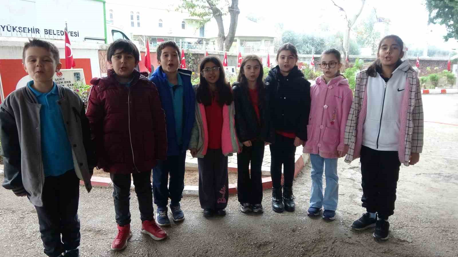 Kozanlı öğrencilerden harekat bölgesindeki Mehmetçiğe moral mektubu
