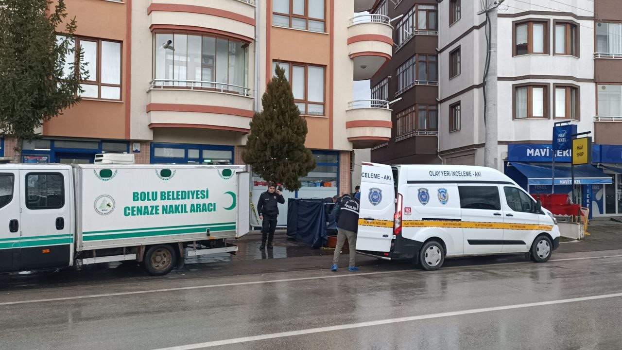 Bolu’da hava almak için çıktığı balkondan düşen 91 yaşındaki adam hayatını kaybetti