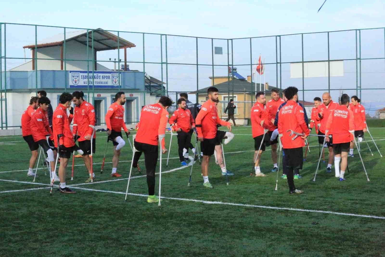T&uuml;rkiye Ampute Milli Futbol Takımı Yalova&rsquo;da kampa girdi
