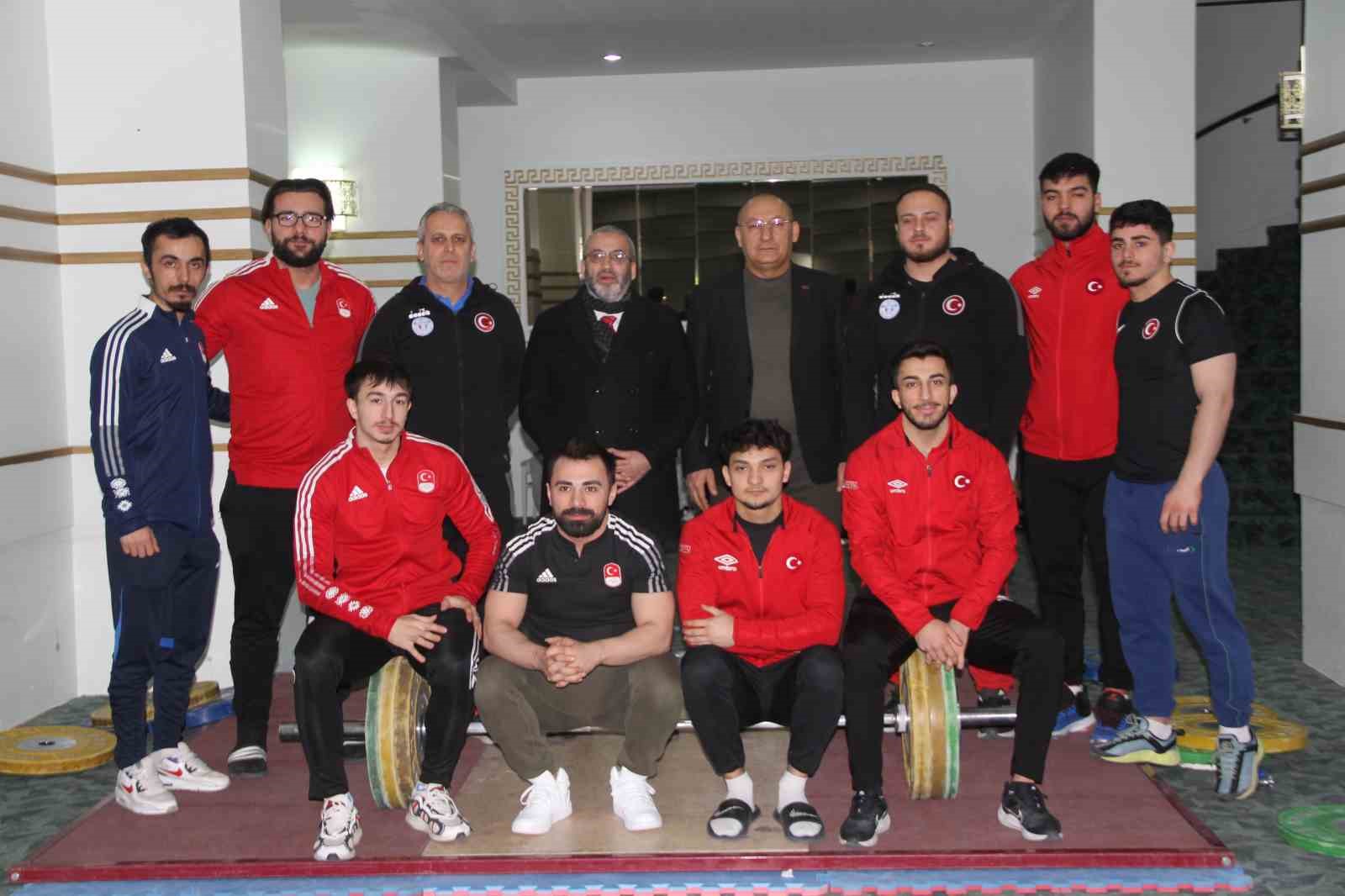 Talat Ünlü: “Naim Süleymanoğlu ve Halil Mutlu özel sporculardı"
