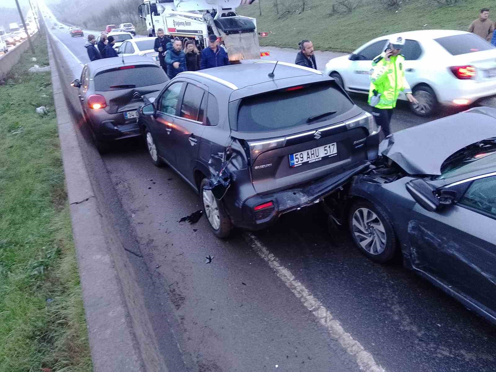 Çorlu’da 10 araçlı zincirleme kaza: 1 yaralı