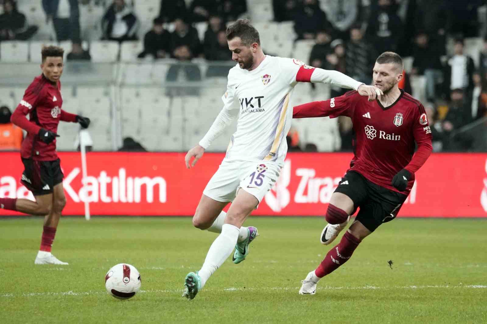 Ziraat Türkiye Kupası: Beşiktaş: 2 - Eyüpspor: 0 (İlk yarı)
