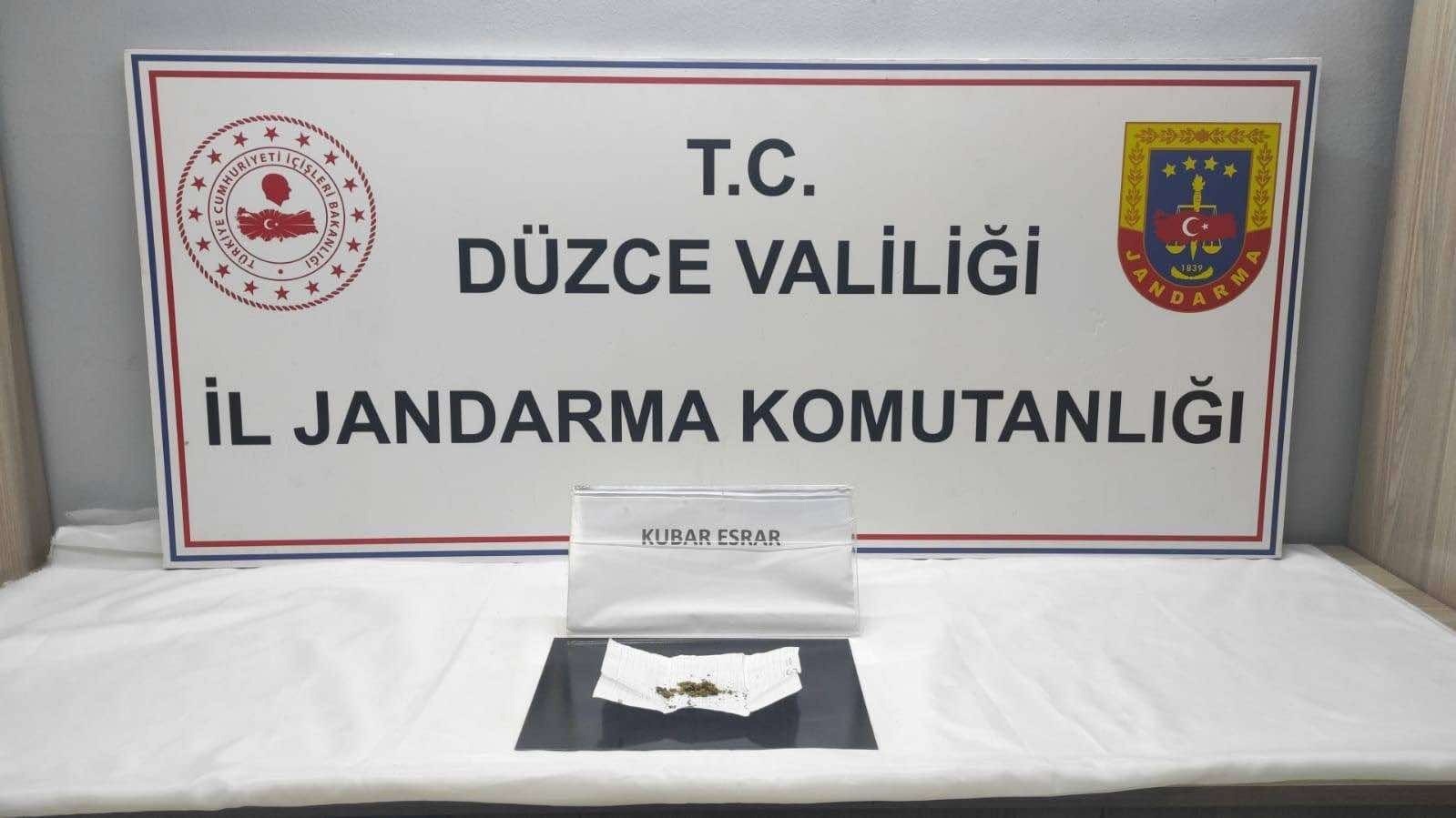 Jandarmadan uyuşturucu operasyonu: 2 tutuklama
