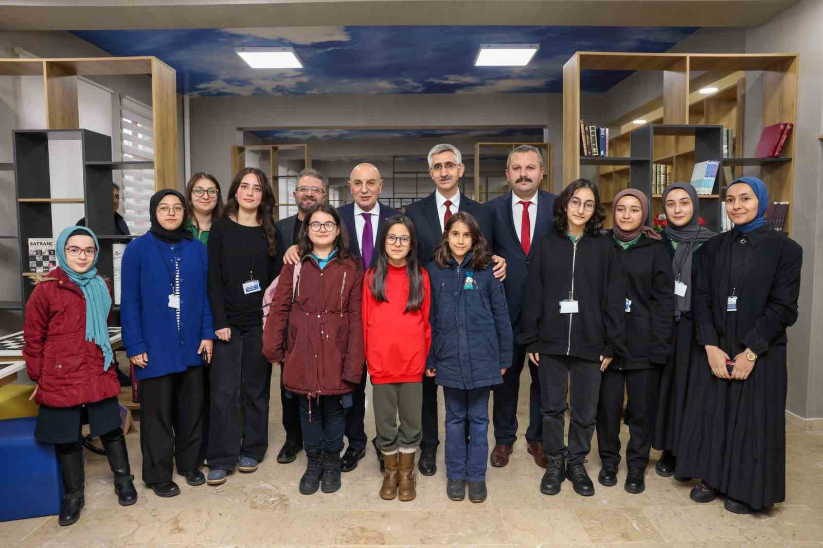 Keçiören’de Şule Yüksel Şenler Kütüphanesi hizmete açıldı
