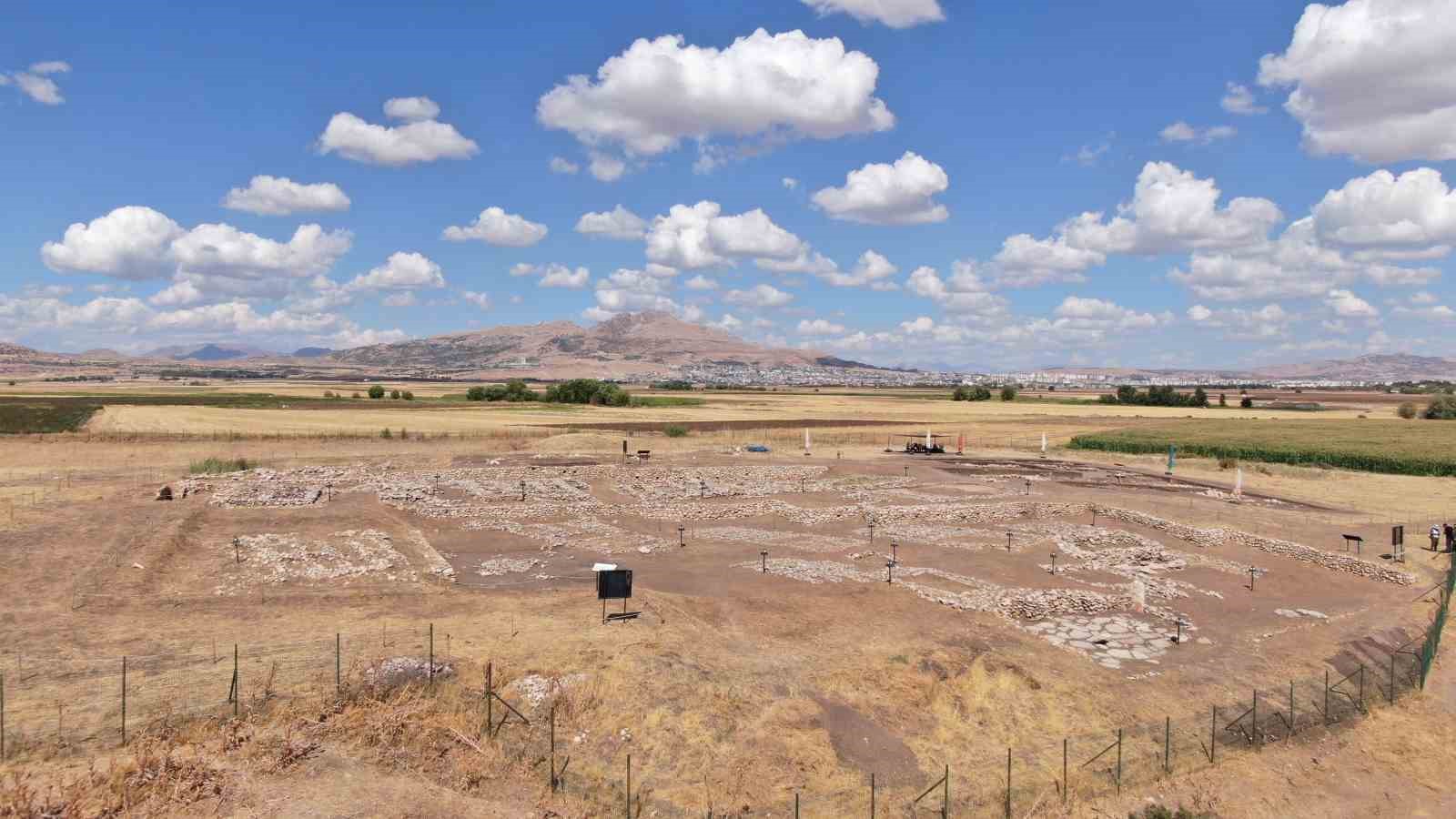 Diyarbakır’da mezar tercihleri ve ritüeller tarihe ışık tutuyor
