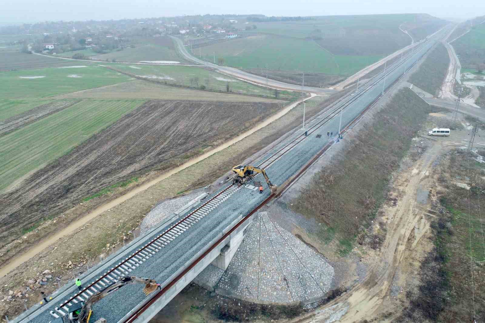 Bakan Uraloğlu: “Halkalı-Kapıkule Hızlı Tren Projesi’nin Çerkezköy-Kapıkule arasındaki 153 kilometrelik kesimi 2025 sonunda bitecek”
