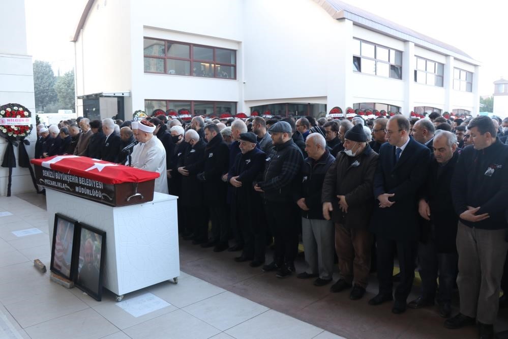 Cenazesi Samos’ta bulunan iş adamı Yasin Cinkaya son yolcuğuna uğurlandı