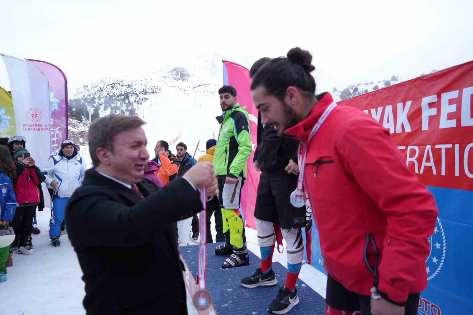 Alp Disiplini Eleme Yarışları Erzincan&rsquo;da tamamlandı
