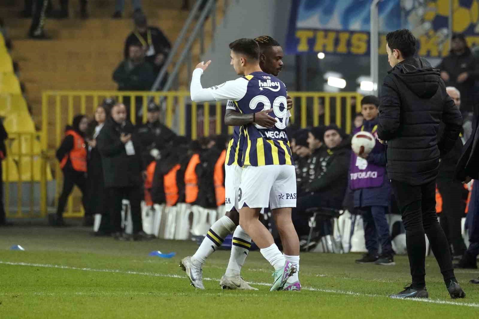 Fenerbahçe’de 18 yaşındaki Efekan ve Ahmet Necat, ilk kez oynadı