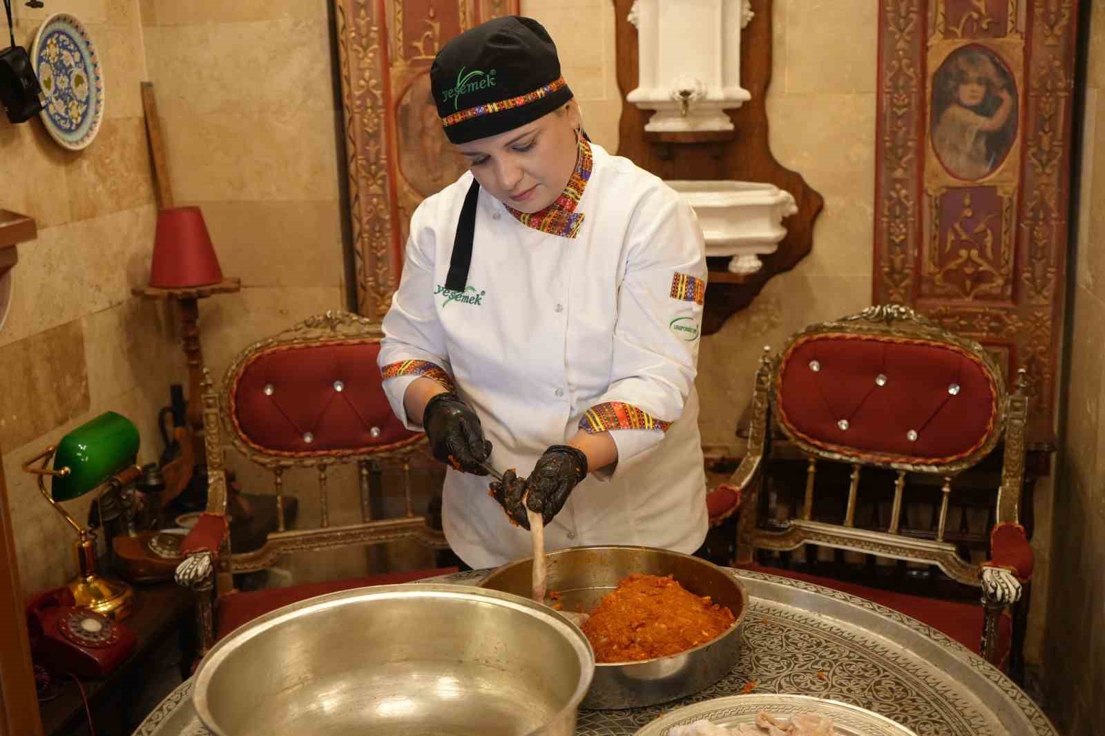 Gazianteplilerin vazge&ccedil;ilmez yemeği: Mumbar dolması
