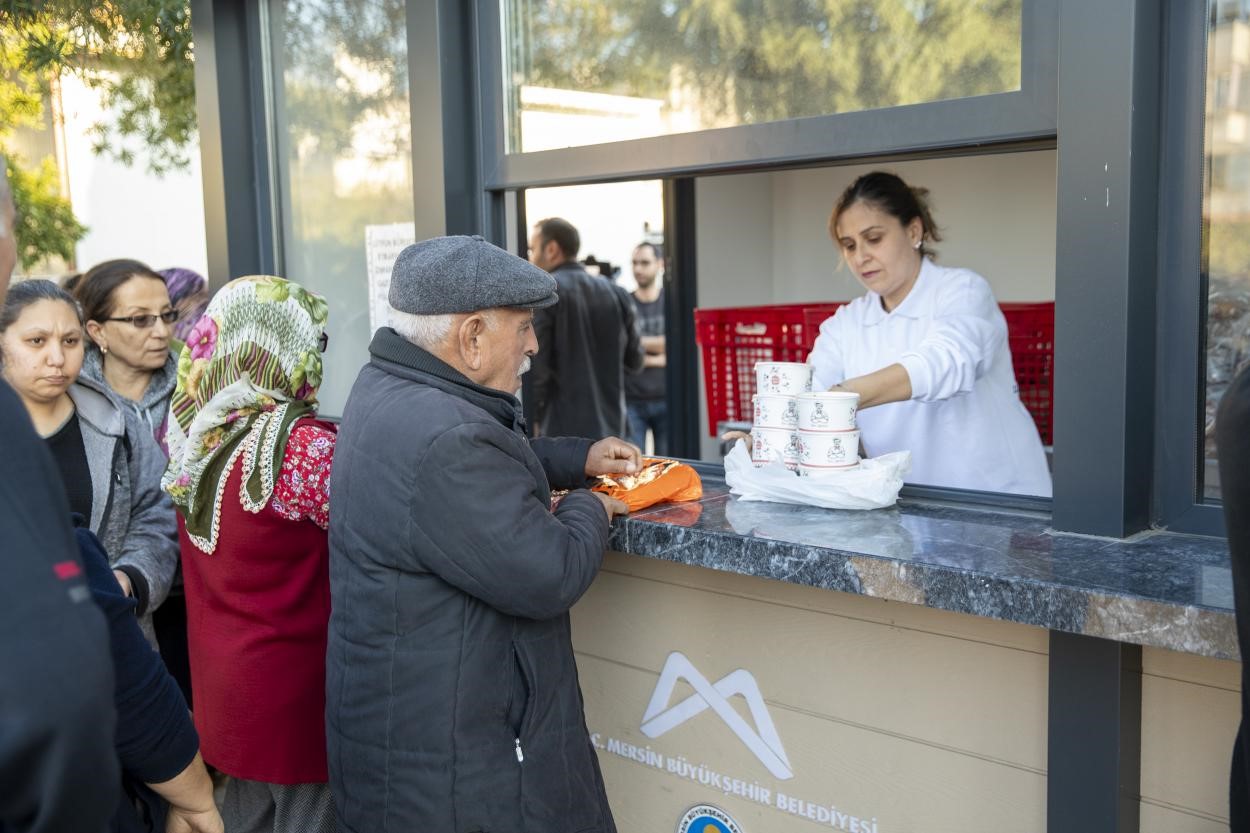 Mersin Büyükşehir Belediyesi sosyal faaliyetlere 2023’de de devam etti