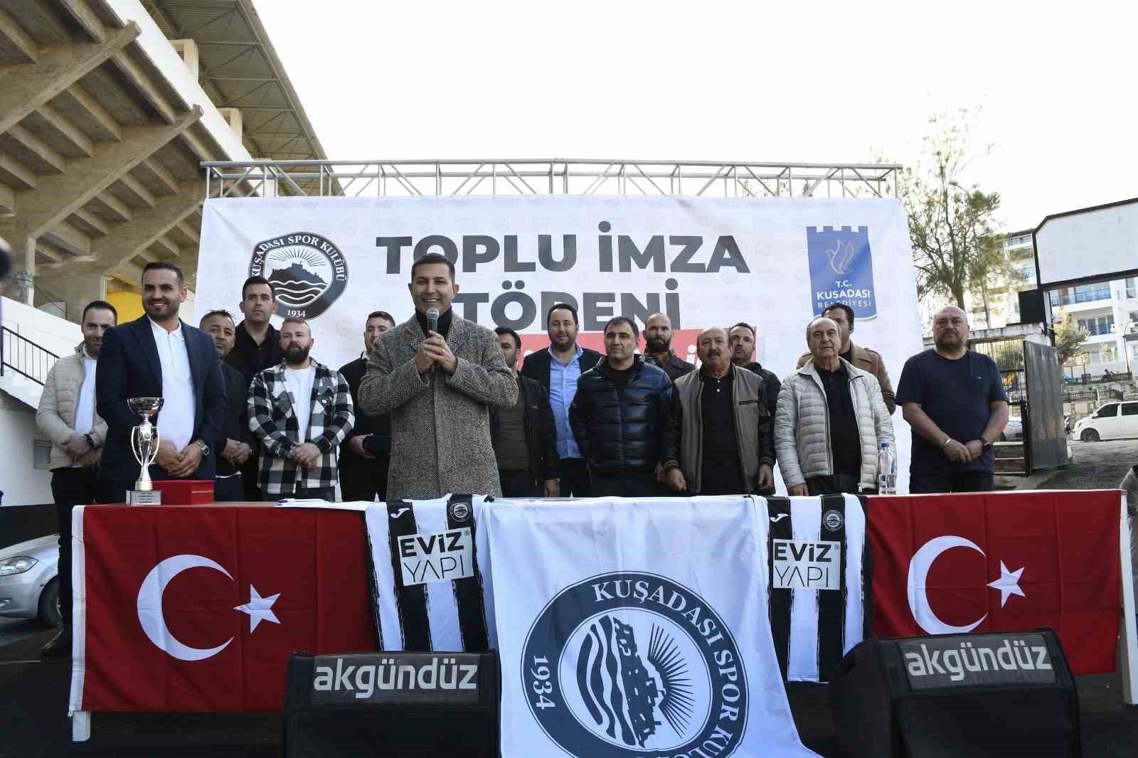 Kuşadasıspor, 8 futbolcu ile sözleşme imzaladı