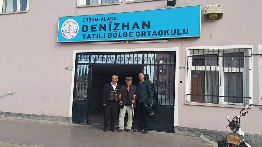 Emekli öğretmenlere vefa yemeği