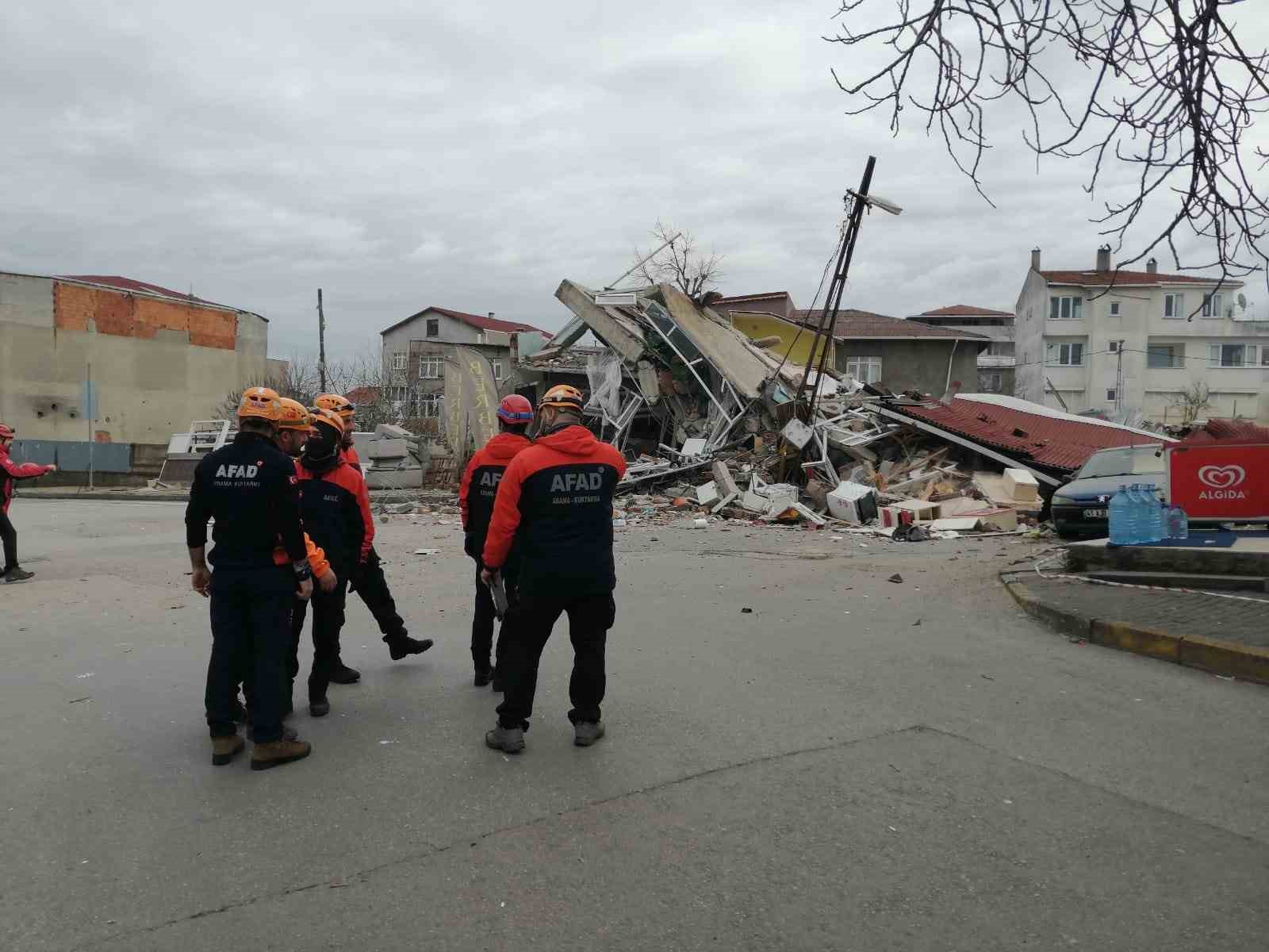 &Uuml;mraniye&rsquo;de metro hattında &ccedil;&ouml;kme: 2 bina &ccedil;&ouml;kt&uuml;
