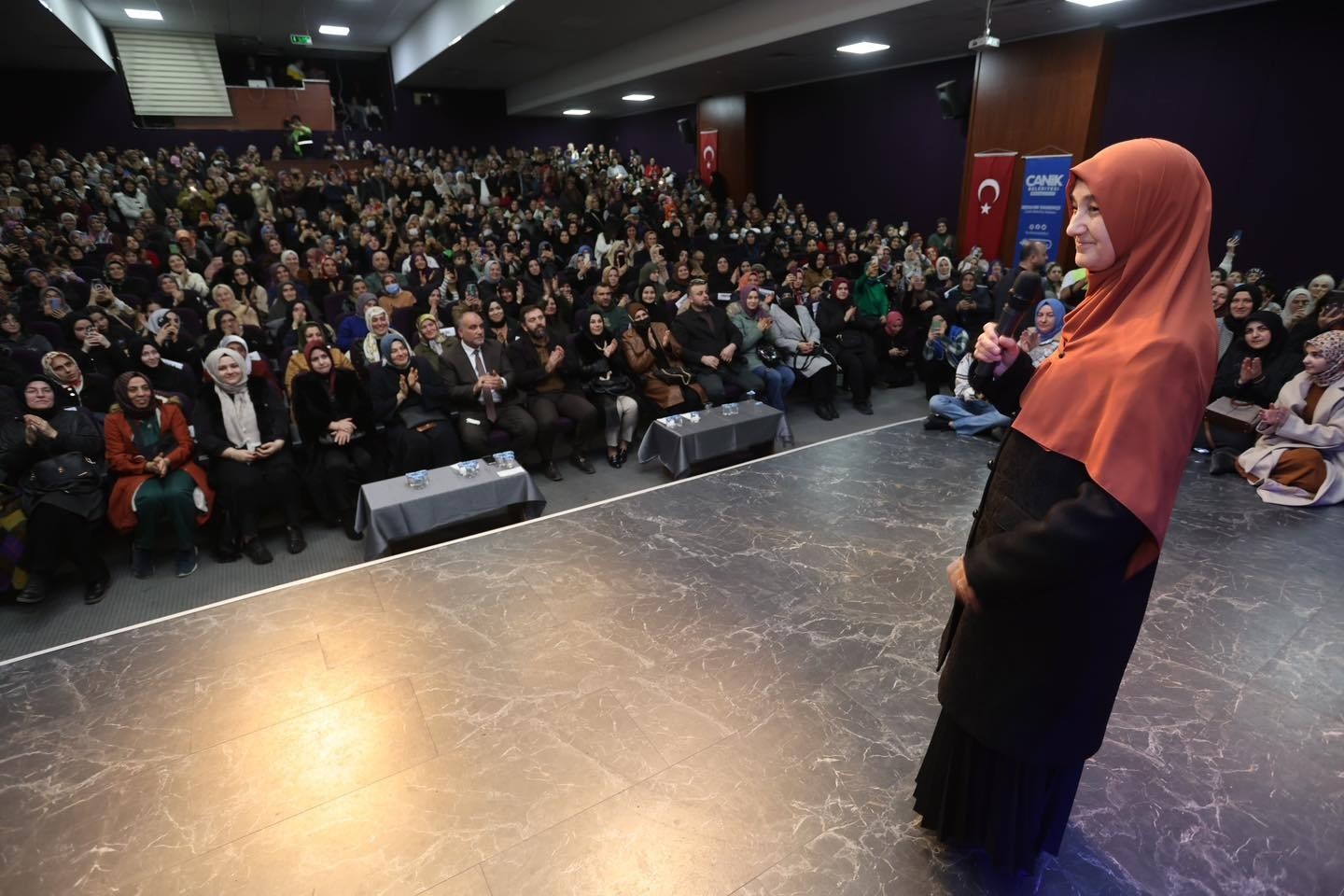 ‘Modern Dünyada Aile’ konferansına büyük ilgi
