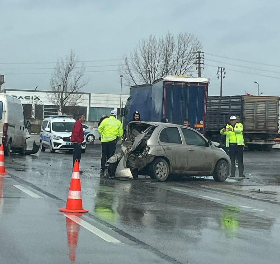 Kırklareli’de zincirleme kaza: 2 yaralı