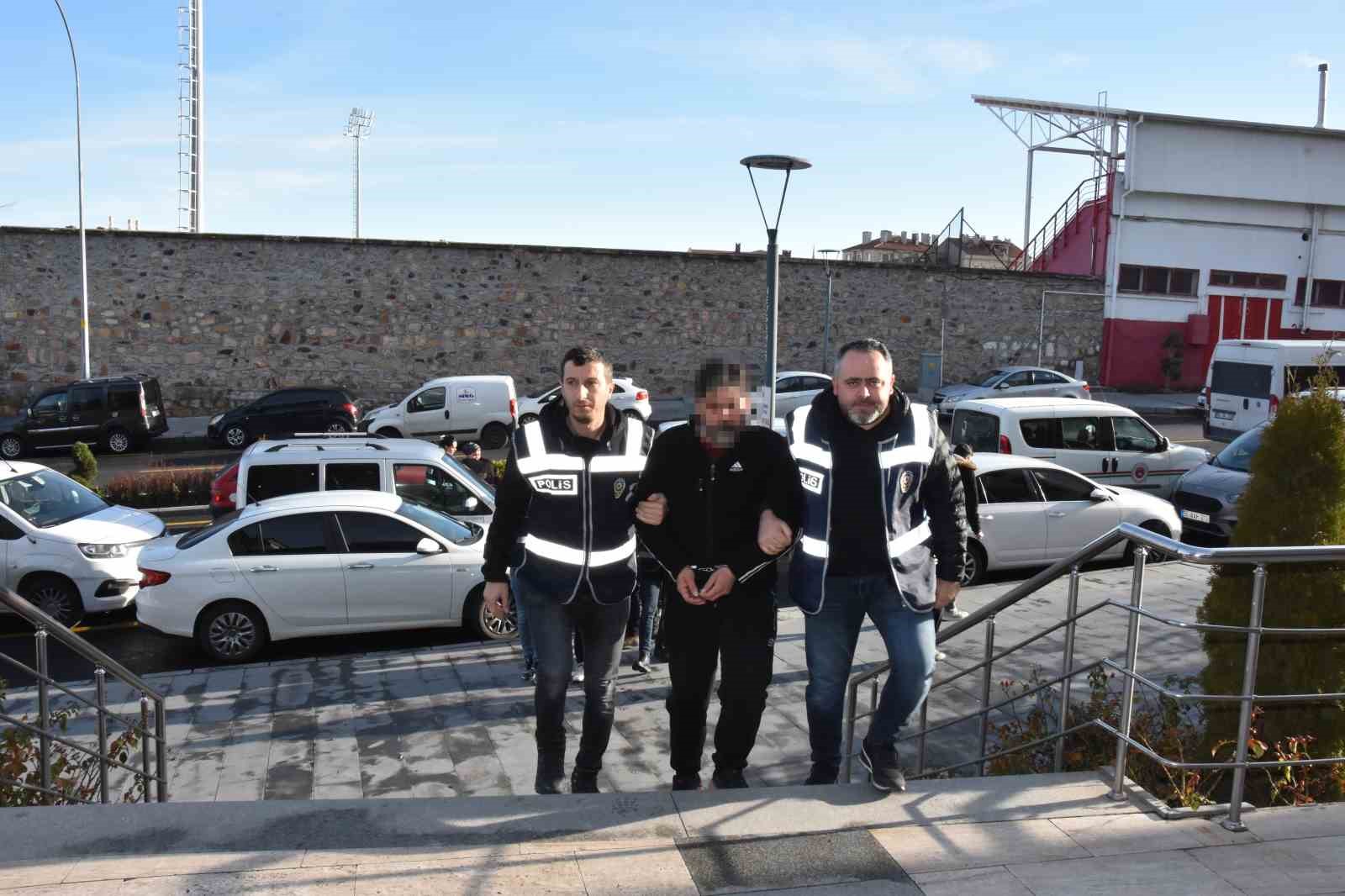 Nevşehir&rsquo;de &rsquo;sazan sarmalı&rsquo; operasyonu: 5 g&ouml;zaltı
