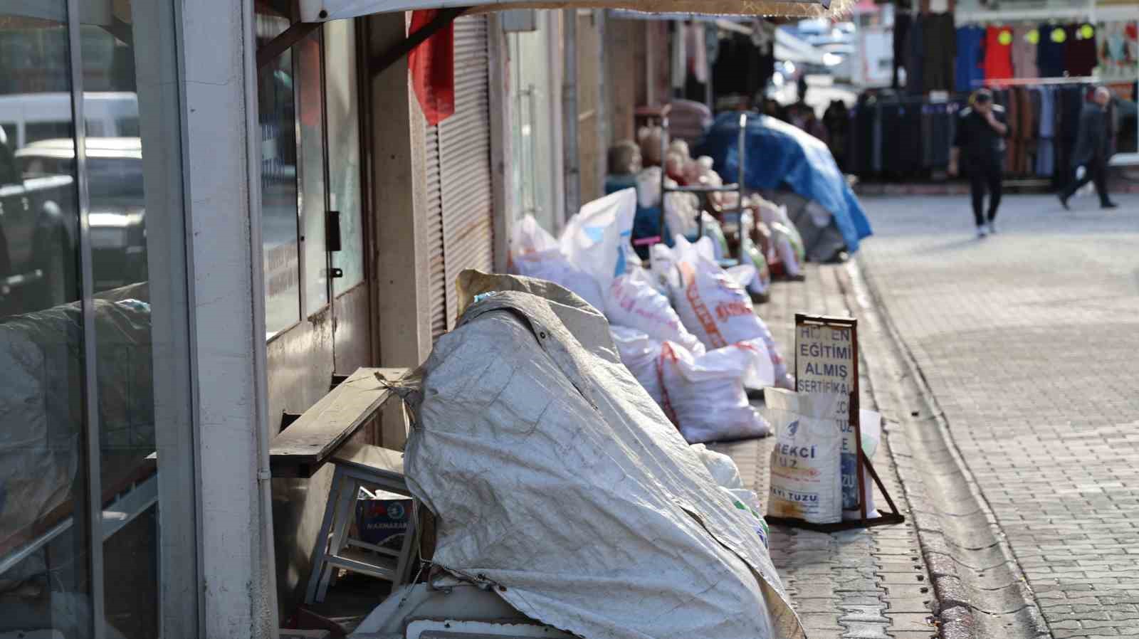 Kaya tuzu işletmecileri işleyecekleri tuz bulmakta zorlanıyor
