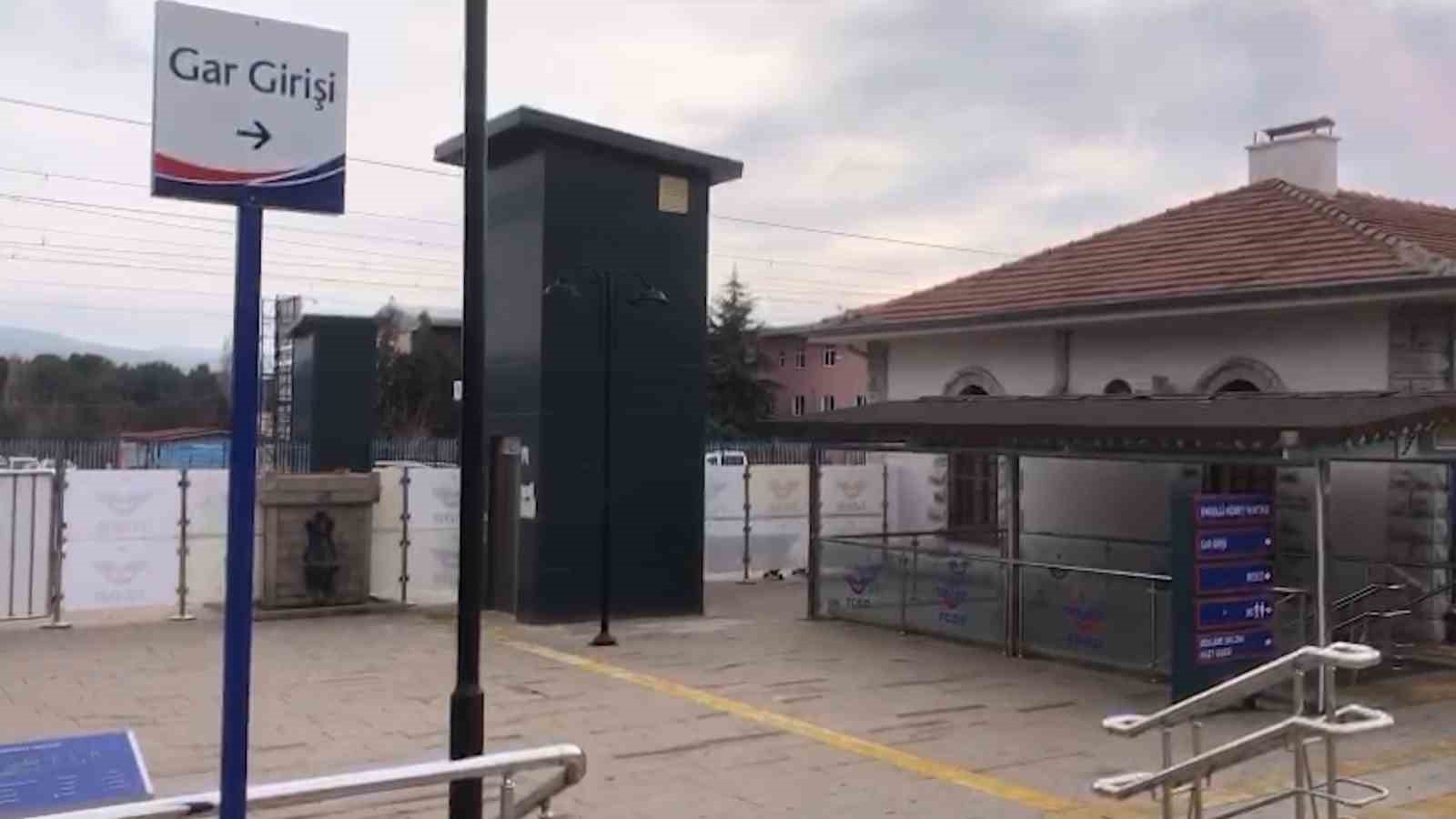 9 yıllık ka&ccedil;ış son buldu: Cezaevi firarisi tren garında yakalandı
