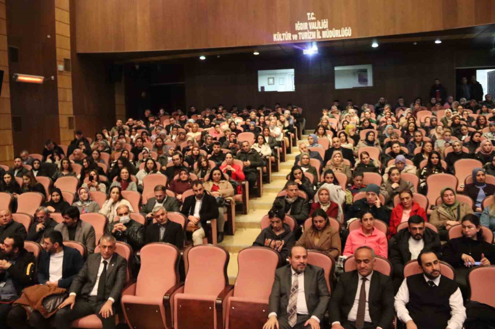 Iğdır’da alkol bağımlılığı ve halk sağlığı konulu seminer gerçekleştirildi