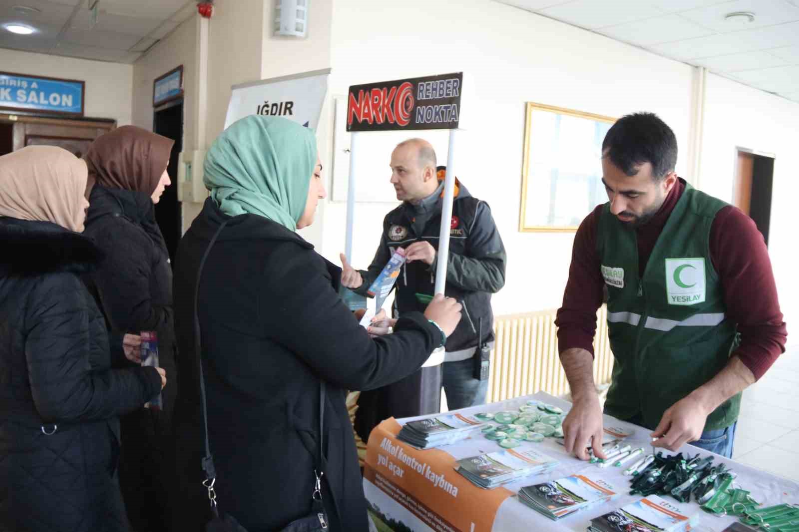 Iğdır’da alkol bağımlılığı ve halk sağlığı konulu seminer gerçekleştirildi
