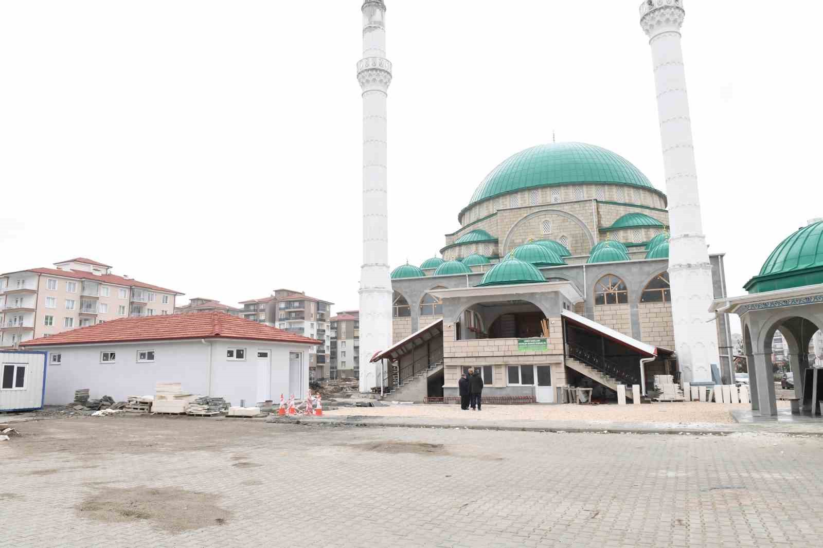 Isparta Belediyesi’nden camilere bakım ve yenileme