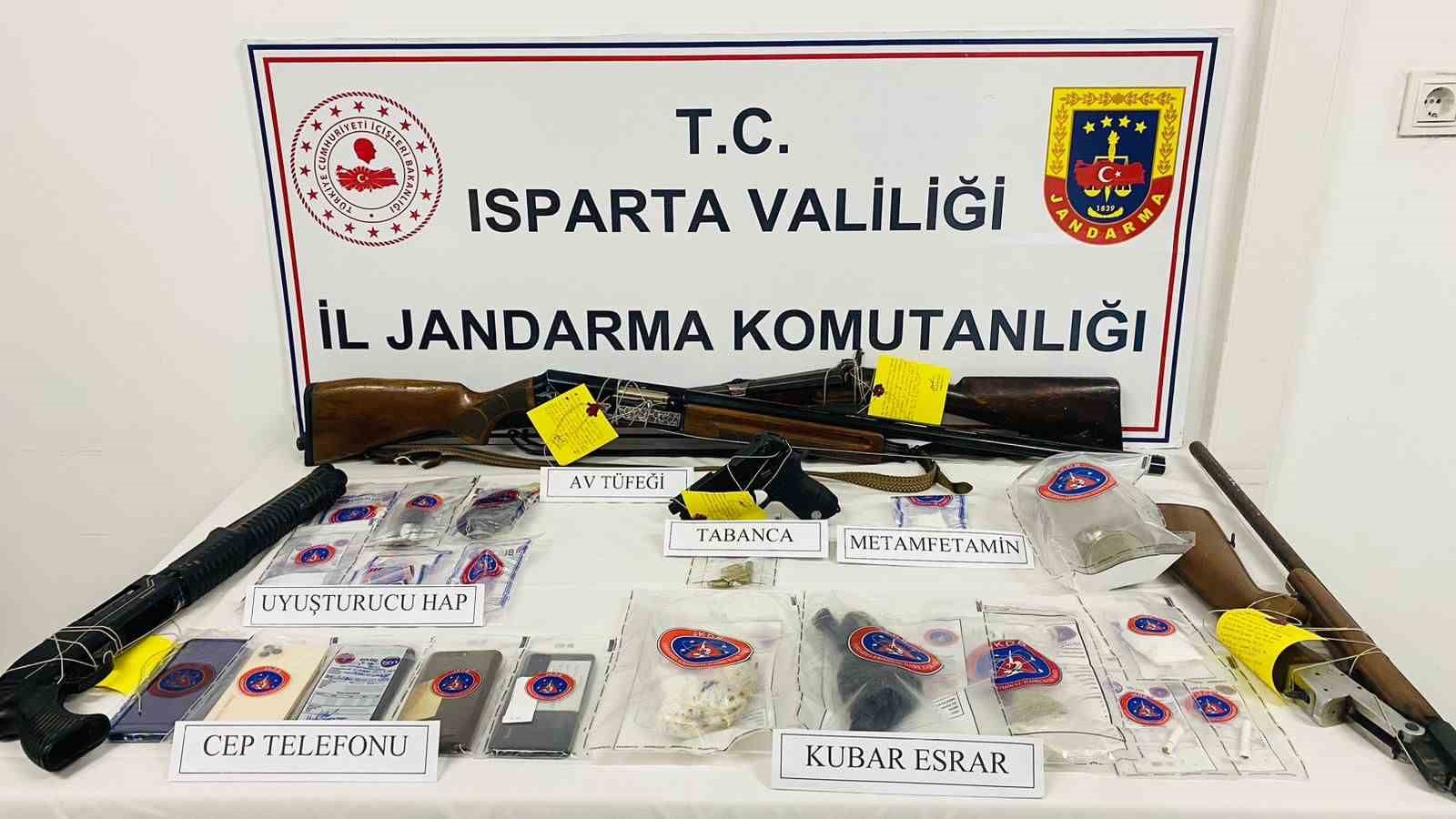 Isparta&rsquo;da uyuşturucu operasyonuna 5 tutuklama
