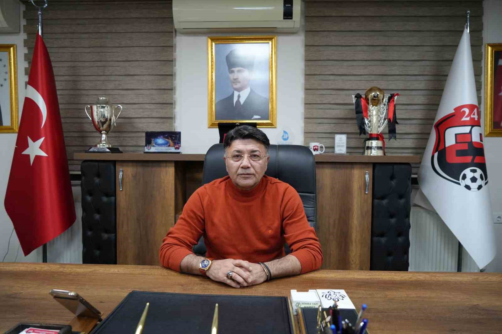 Meşaleli taraftarlar 24Erzincanspor&rsquo;u coşkuyla karşıladı
