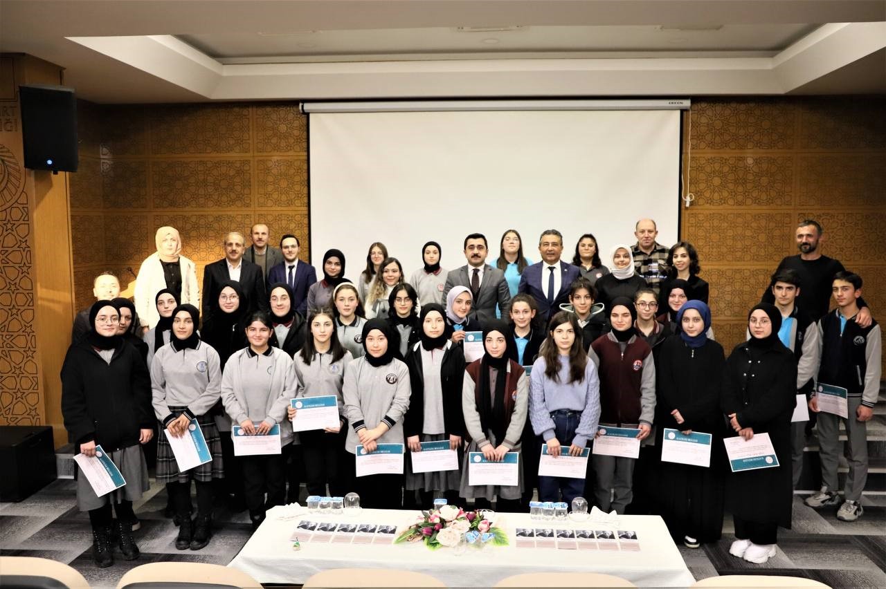 Bayburt Anadolu Mektebi öğrencileri Tarık Buğra’yı anlattı