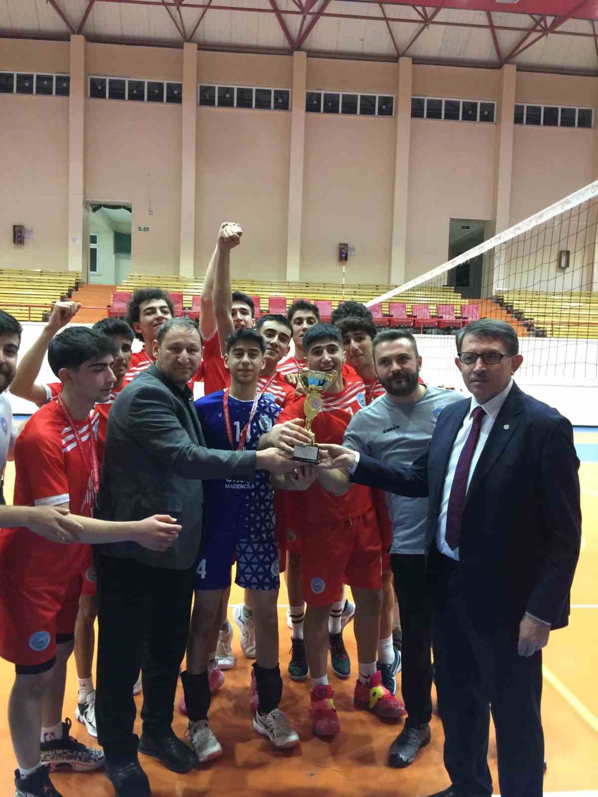 Voleybol Genç Erkekler Kayseri Şampiyonu Elit Voleybol oldu