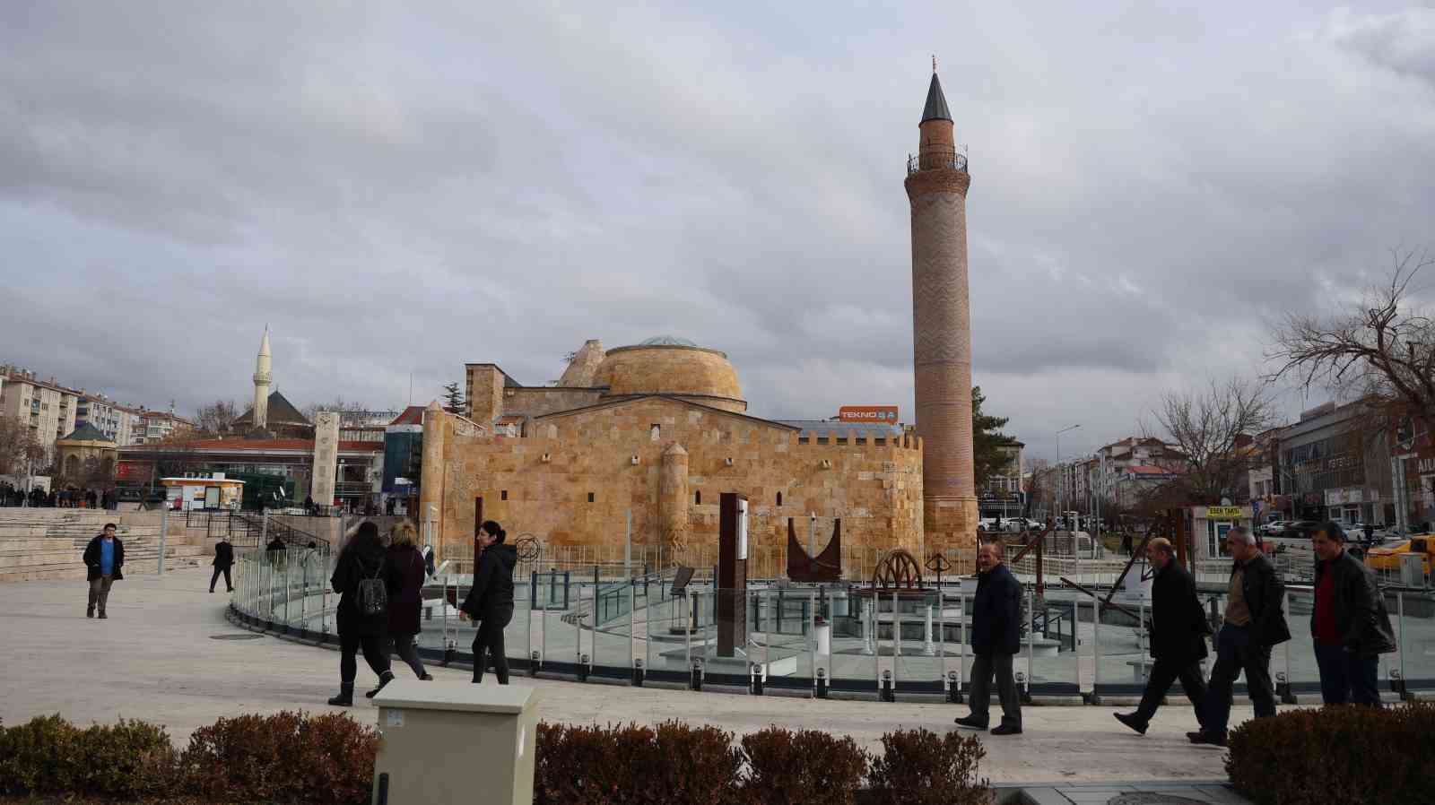 Dünyanın ilk Uzay Araştırma Merkezi’ne ev sahipliği yapan Kırşehir’de uzay yolculuğu sevinci
