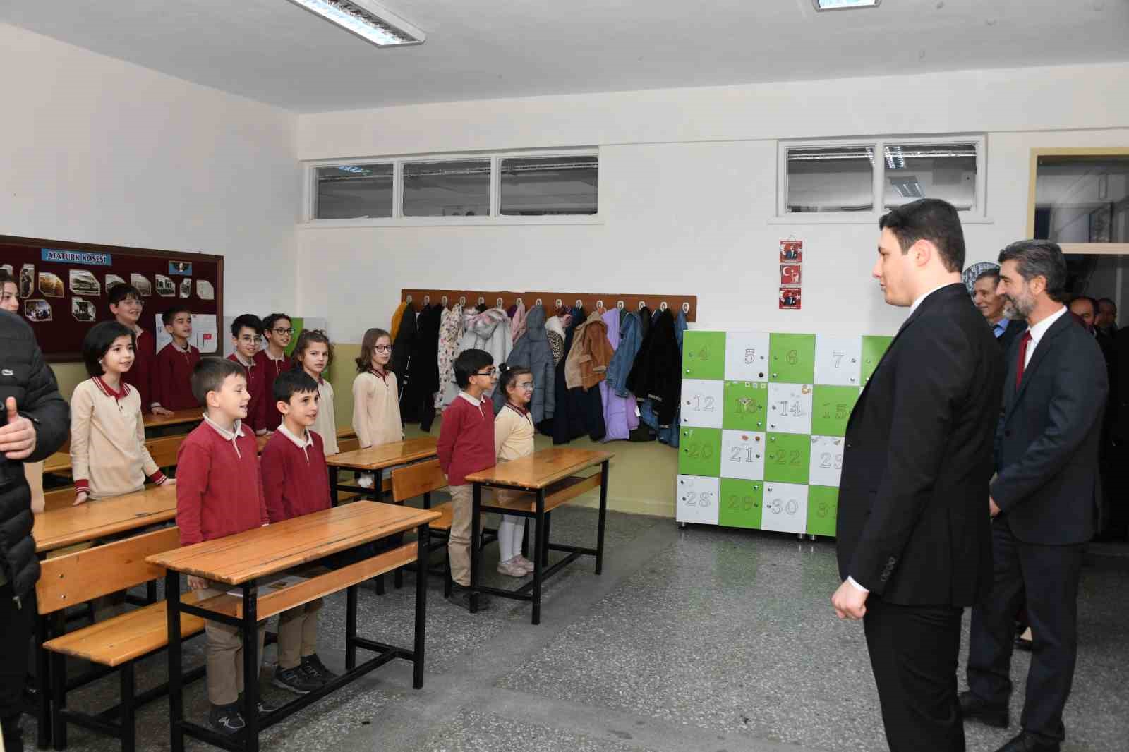 G&uuml;m&uuml;şhane&rsquo;de 18 bin 349 &ouml;ğrenci karne alarak yarıyıl tatiline girdi
