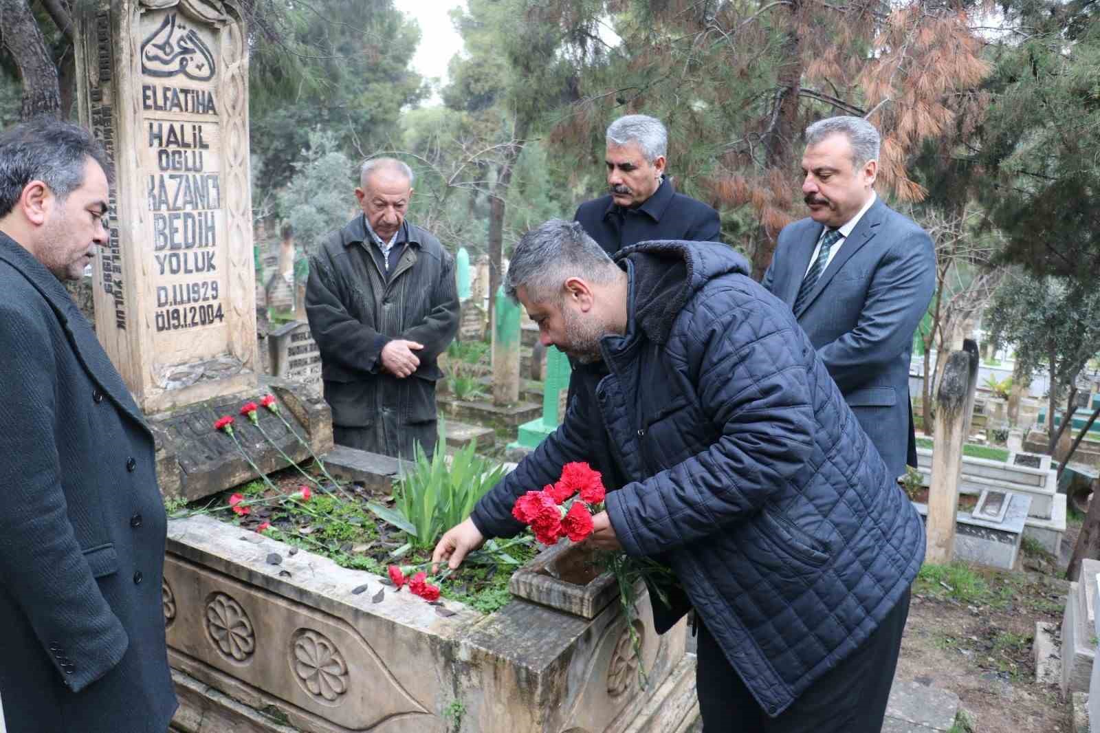 Kazancı Bedih kabri başında dualarla anıldı