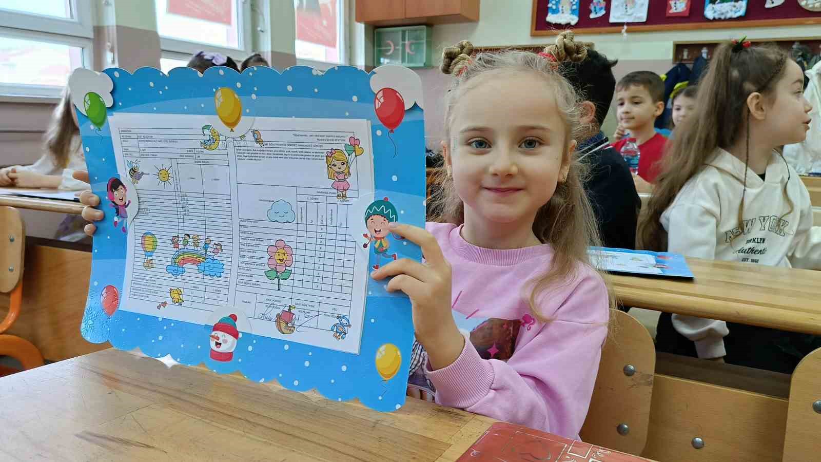 Edirne’de 56 bin 645 öğrenci karne heyecanı yaşadı