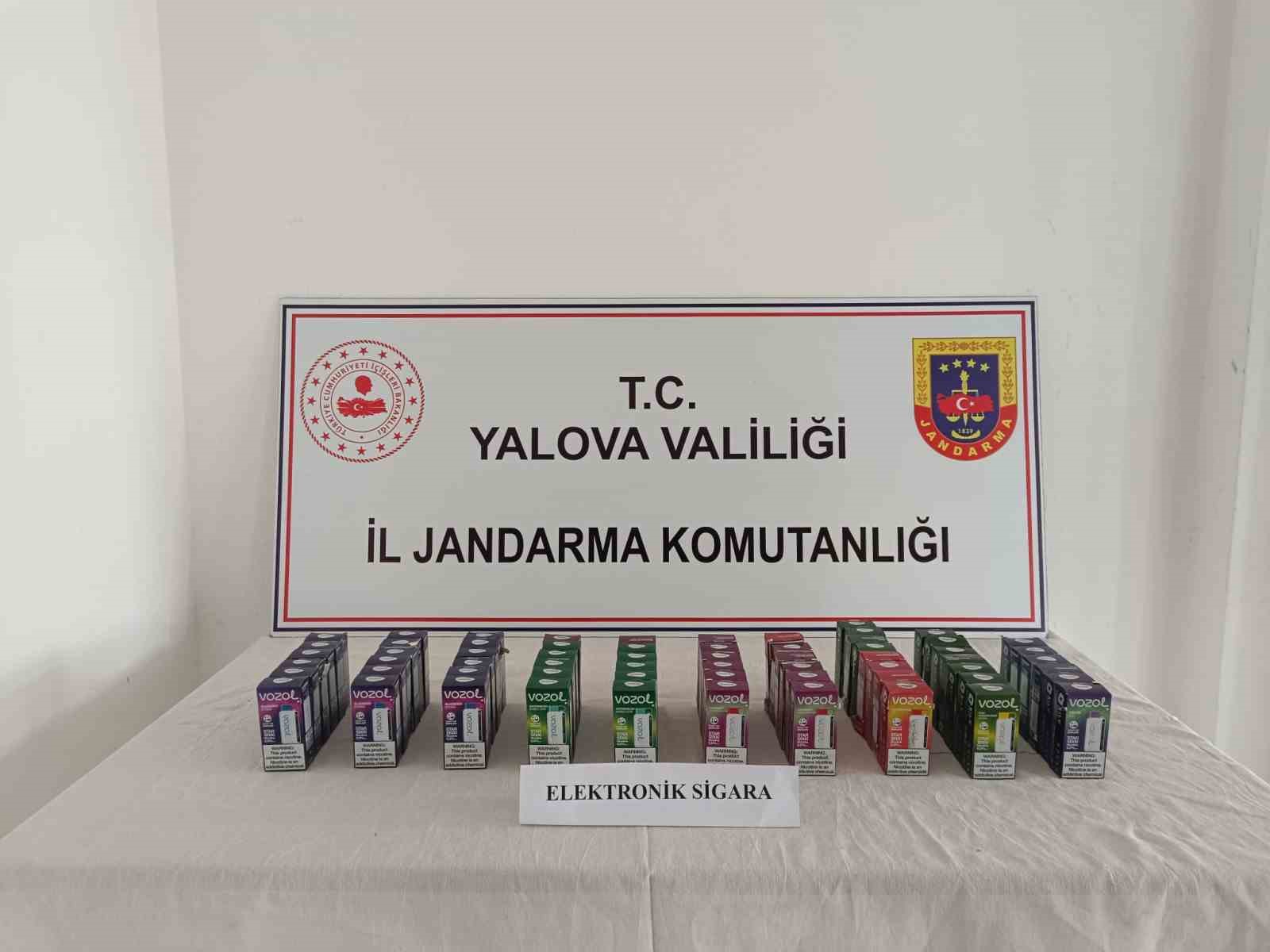 Yalova’da motosiklete gizlenmiş 63 elektronik sigara ele geçirildi