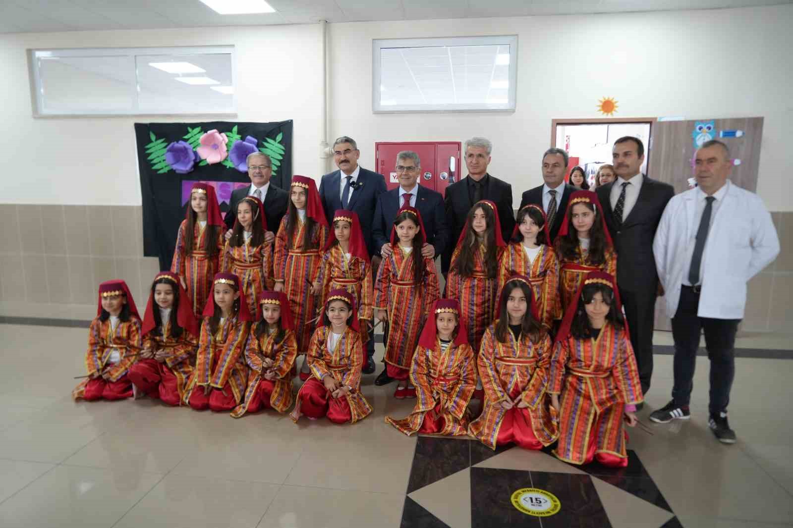 Niğde’de 74 bin 283 öğrenci karne heyecanı yaşadı
