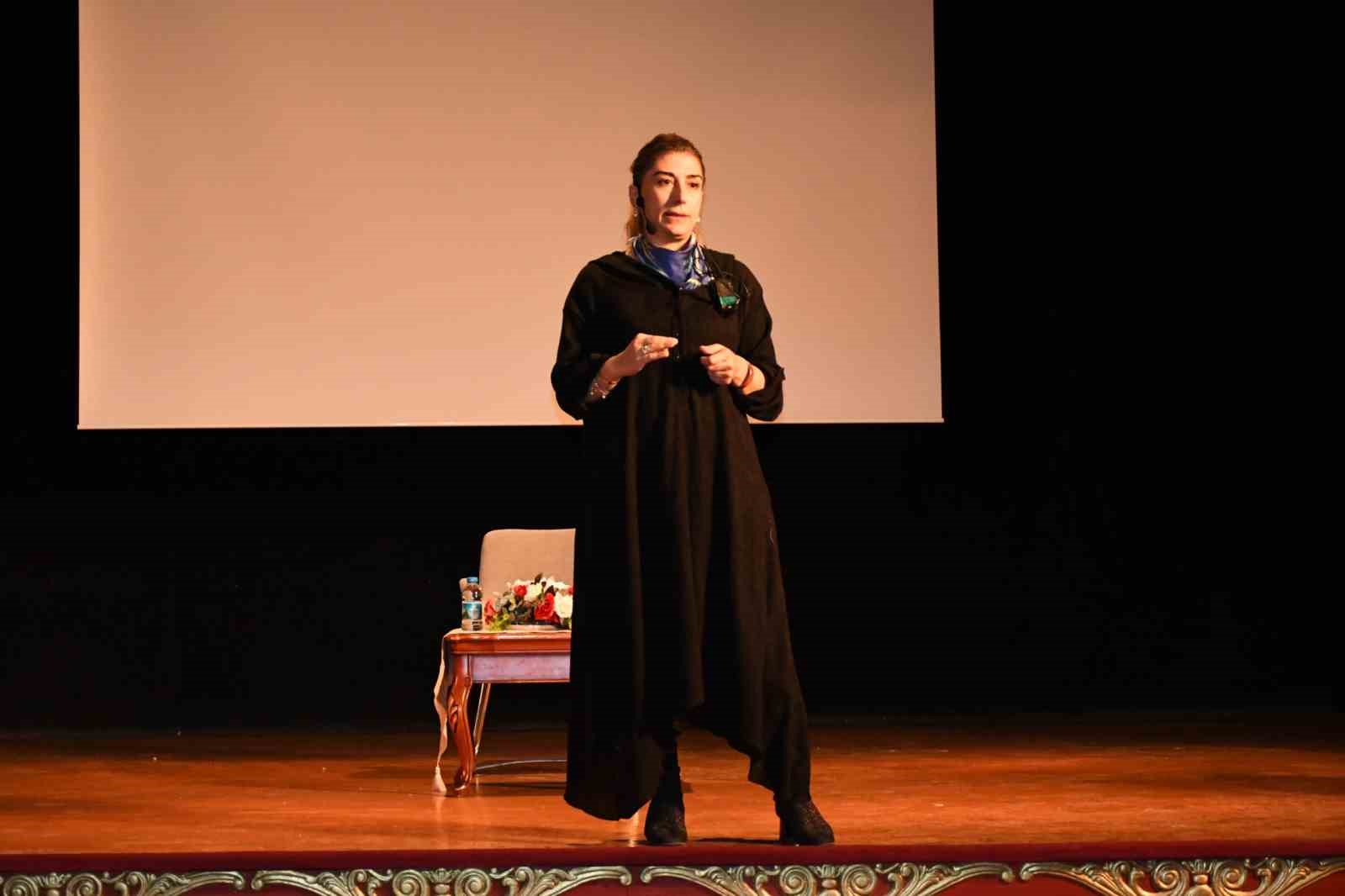 Mamak’ta “Hayat Boyu Kadına Saygı Programı” düzenlendi